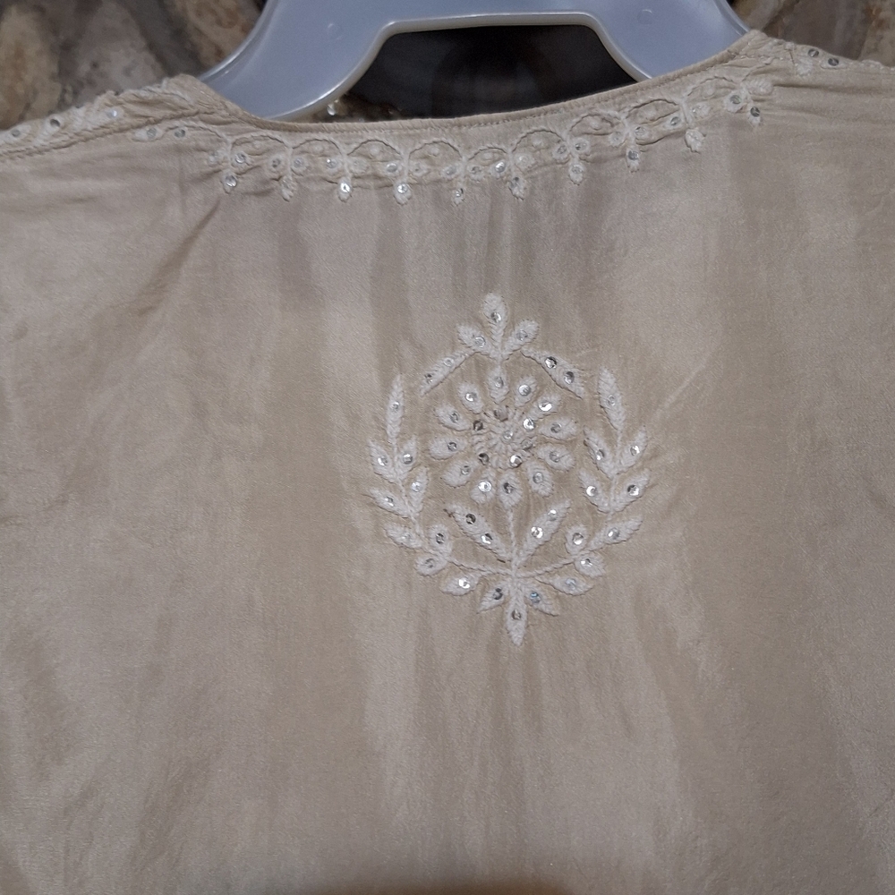 Leaves of Grass Medium Beige Embroidered Sequin Rhinestone Tunic Top 100% Silk - Picture 4 of 10
